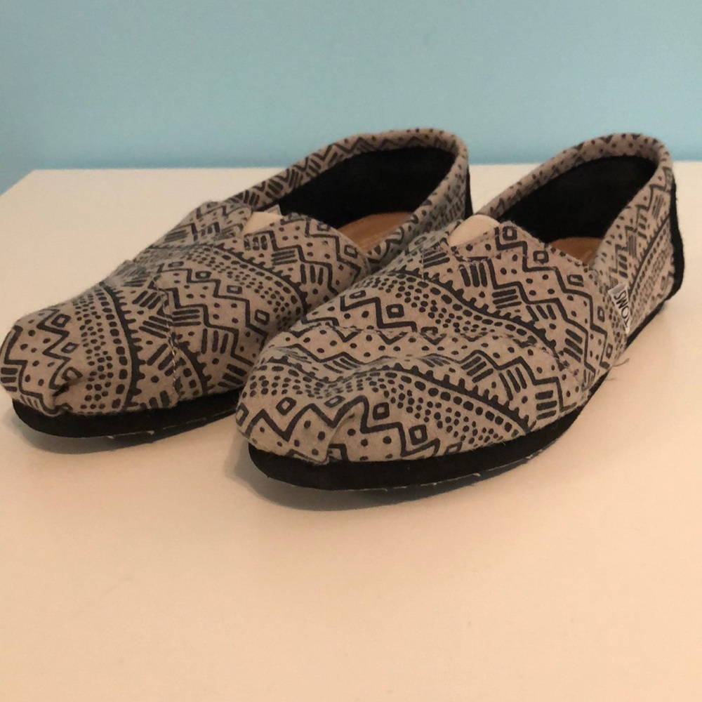 Women’s Tribal Print Toms